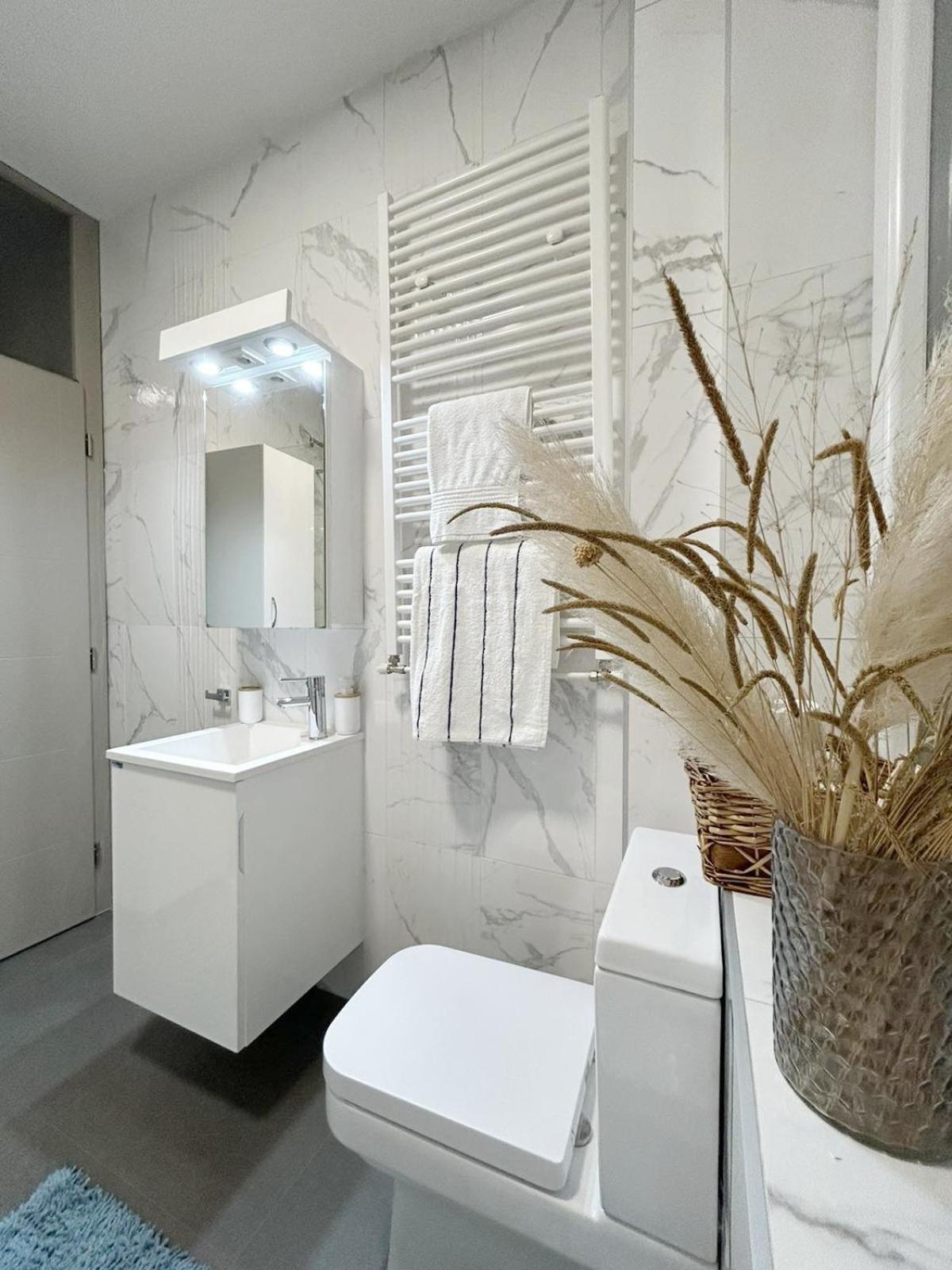The Circle Apartment Skopje Bagian luar foto
