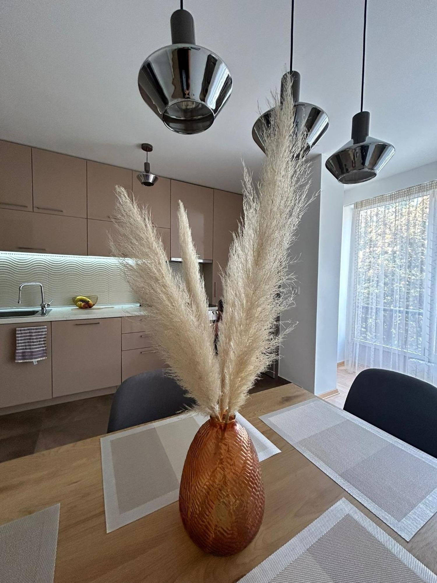 The Circle Apartment Skopje Bagian luar foto